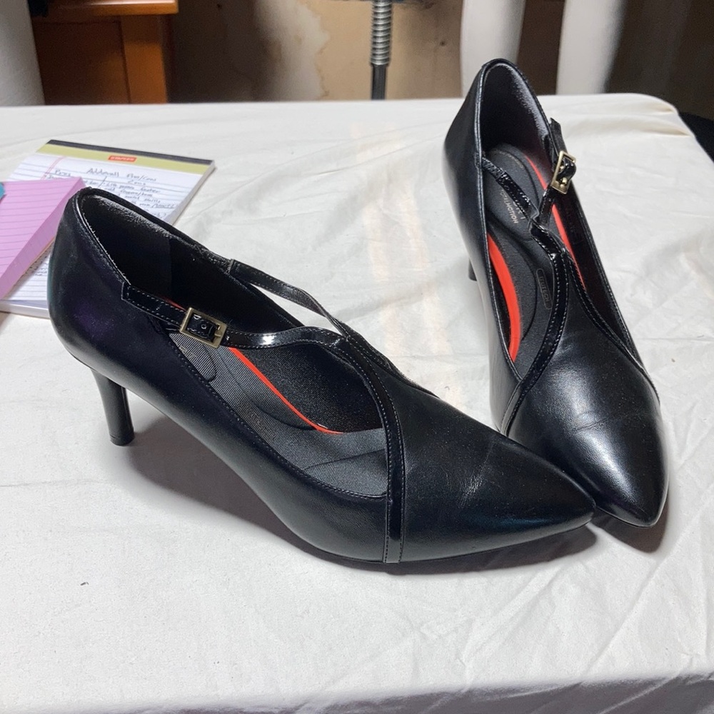 Total Motion Kalila T-Strap Black Pumps
